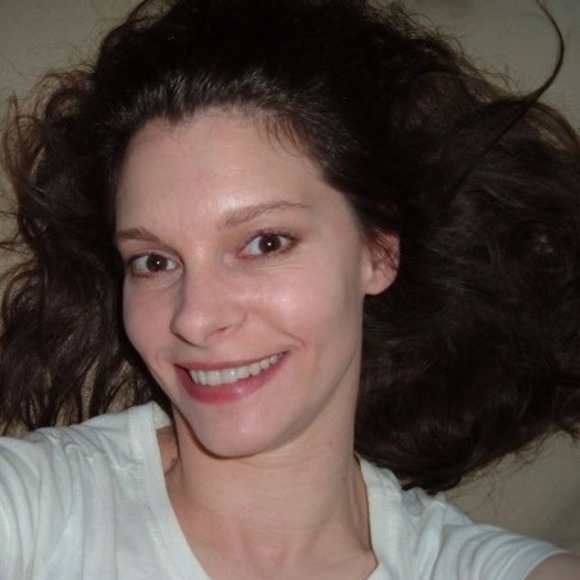 Meet your Posher, Joelle - Picture 1 of 1